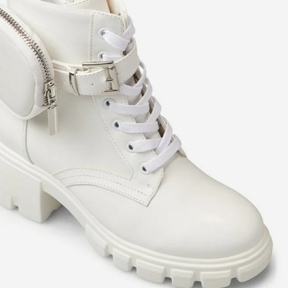 Lug Sole Boots - Picture 4 of 5